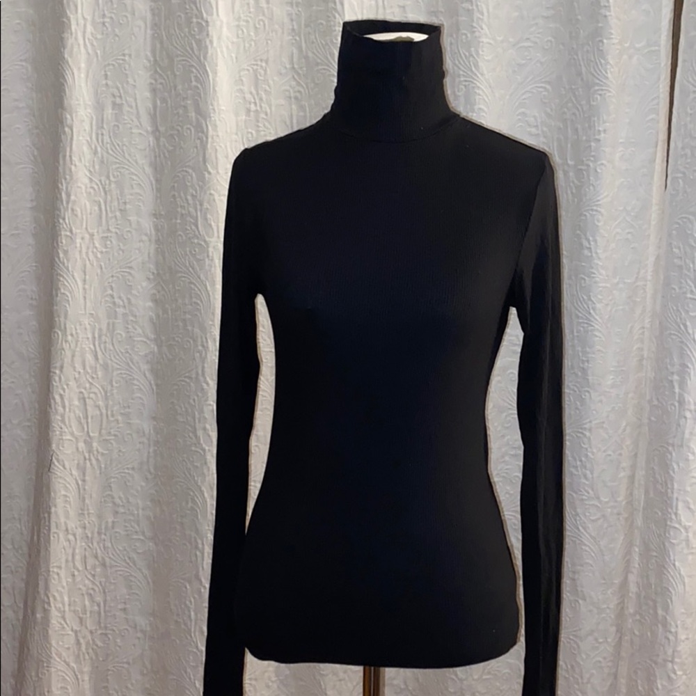 URBAN OUTFITTERS TURTLENECK